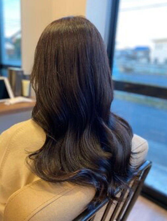 ダークブラウン